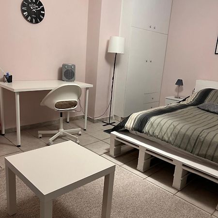 Cozy Apartment In Neos Kosmos Athén Kültér fotó
