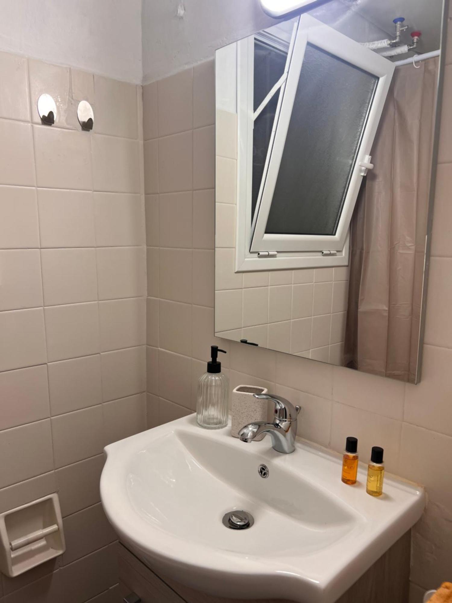 Cozy Apartment In Neos Kosmos Athén Kültér fotó